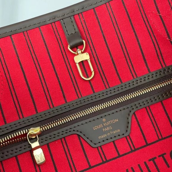 Louis Vuitton crossbody bag, shopping bag - Picture 7 of 8